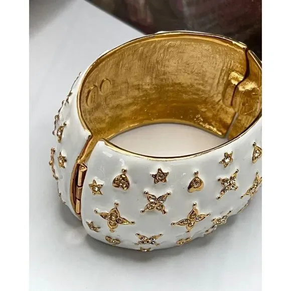 White Enamel Gold & Crystal Bracelet Kenneth Jay Lane Hearts & Stars - Picture 9 of 15